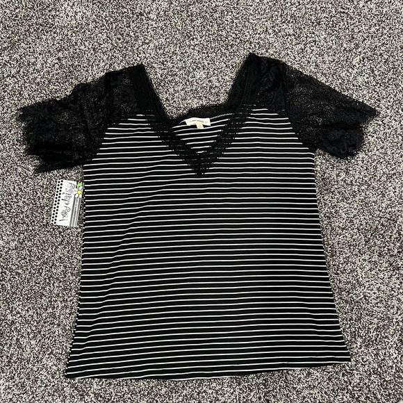 Boutique top, new with tags - Picture 1 of 2